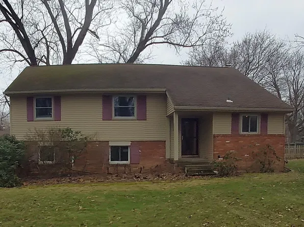 2605 W Smith Rd, Lambertville, MI 48144