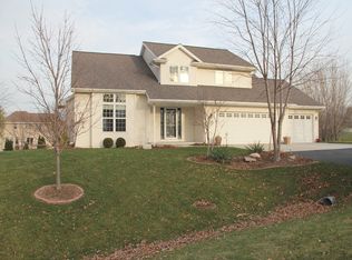 2423 Oak Ridge Cir, De Pere, WI 54115