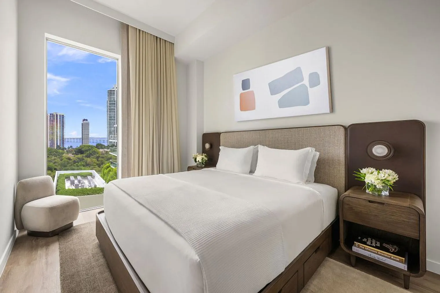 1 bed, 1.0 bath, 570 sqft, $6,729 — Photo 3