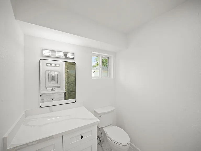 5943 Greenmont Dr — Photo 24