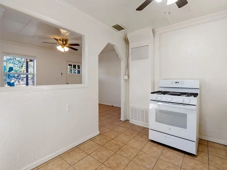 3715 E Glenn St — Photo 5