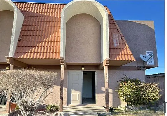 2 bed, 1026 sqft, $1,800 — Photo 1