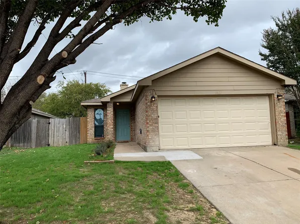 1021 Olivewood Ln, Fort Worth, TX 76140