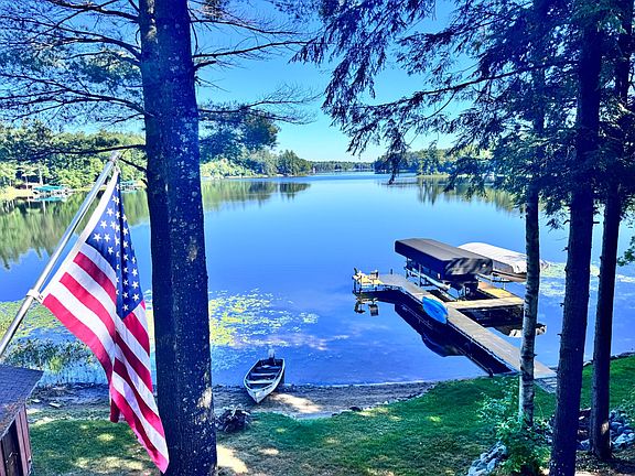 3rd image of 1062 S Gunlock Lake Ln