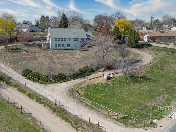 21141 Peckham Rd, Greenleaf, ID 83626