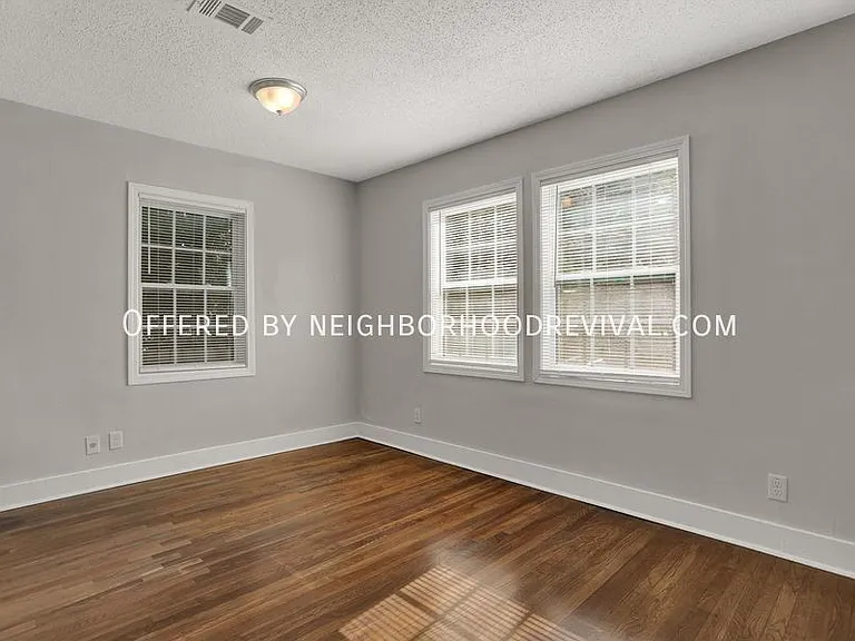 77 N Greer St — Photo 17