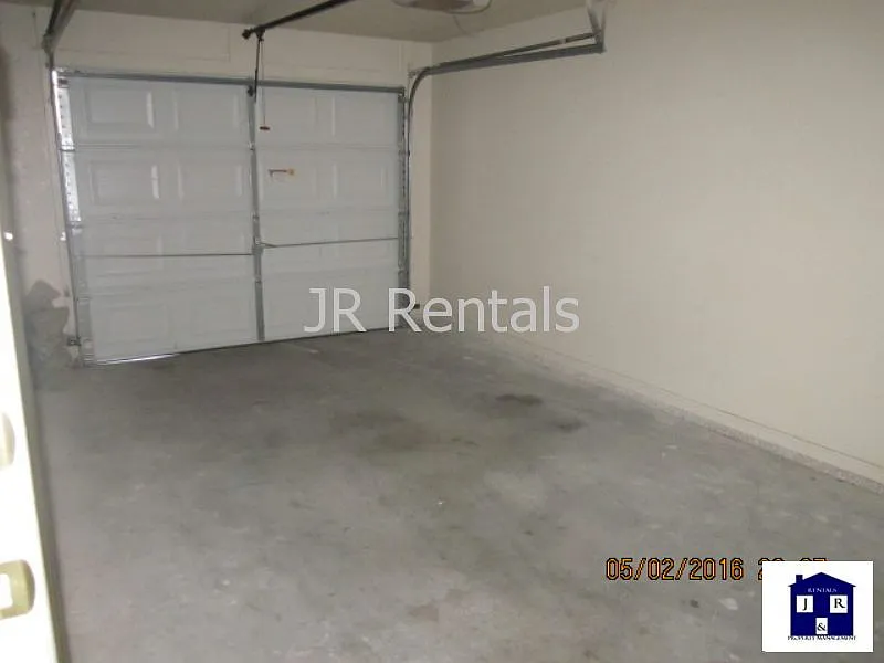 Building Photo - 2915 Sunflower Trl #B