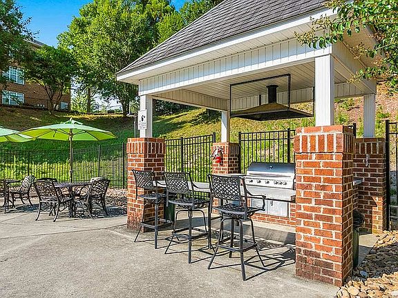 Outdoor Patio and Grill
