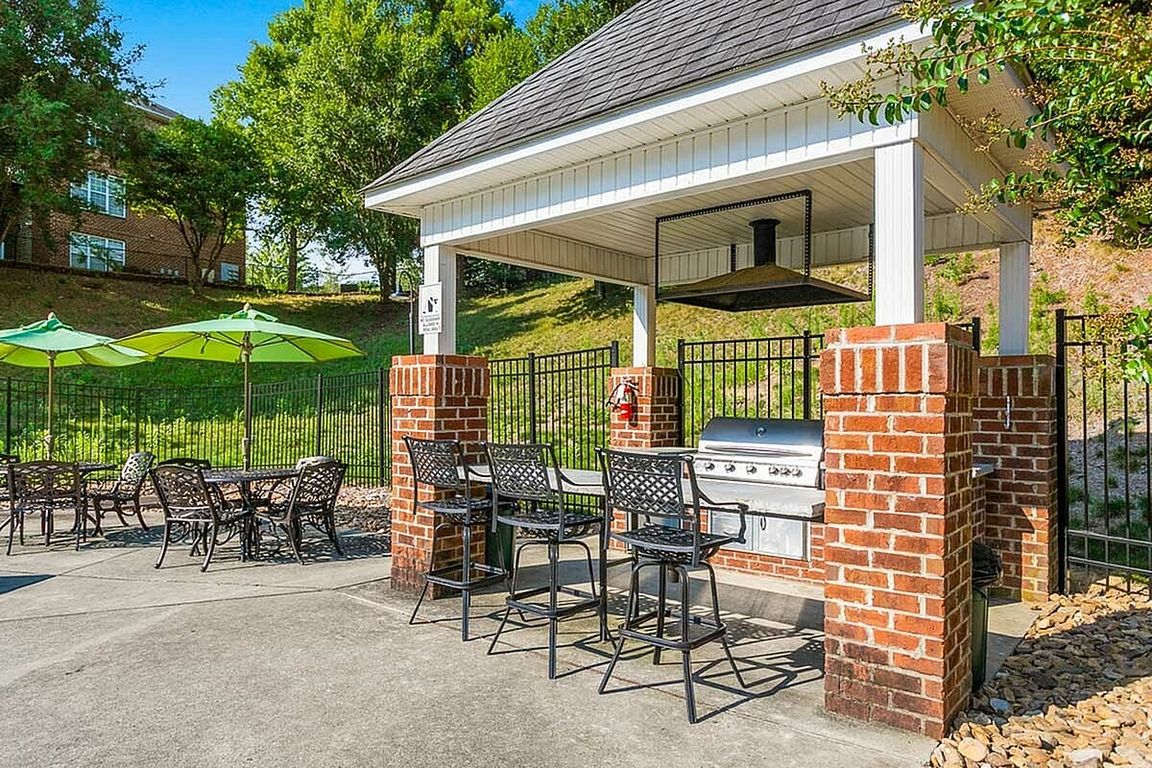 Outdoor Patio and Grill