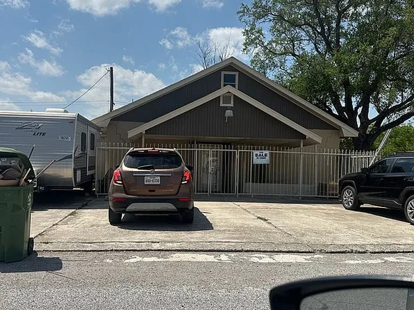 735 E Austin Ave, Alamo, TX 78516