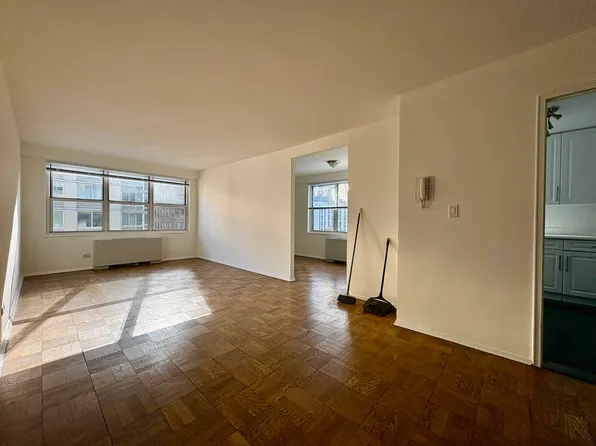 888 Eighth Avenue image 1 of 8