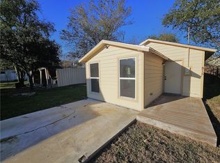 815 W State St, Groesbeck, TX 76642
