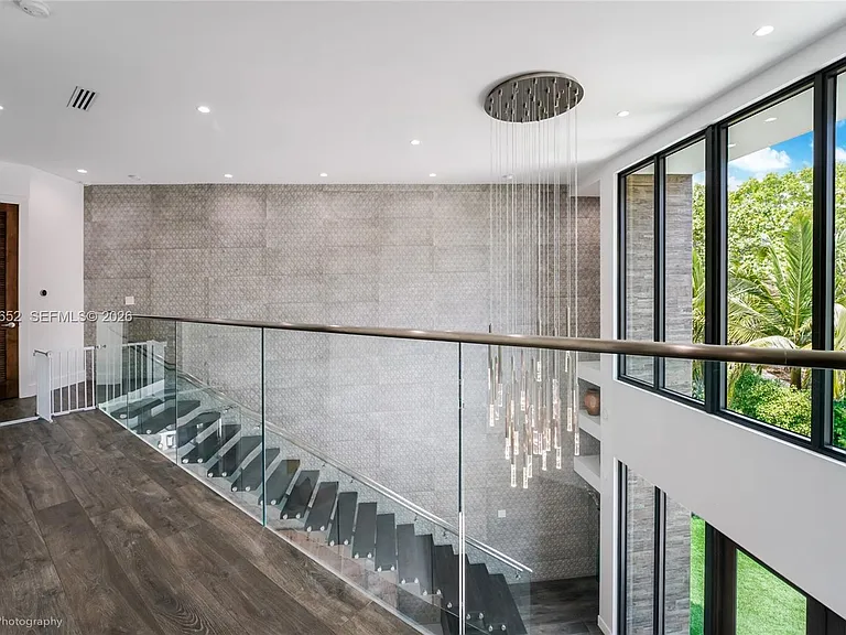 56 Samana Dr — Photo 11