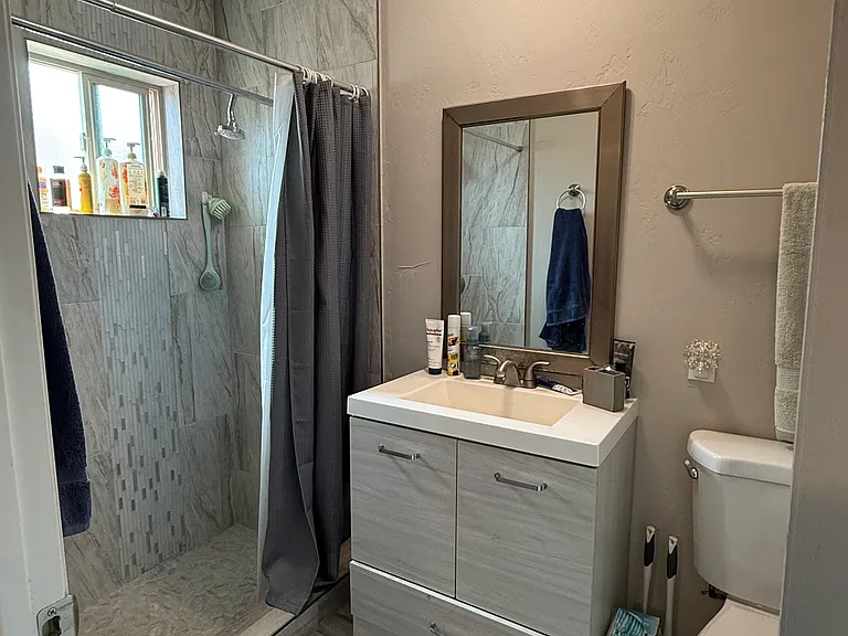 531 E Blacklidge Dr — Photo 5