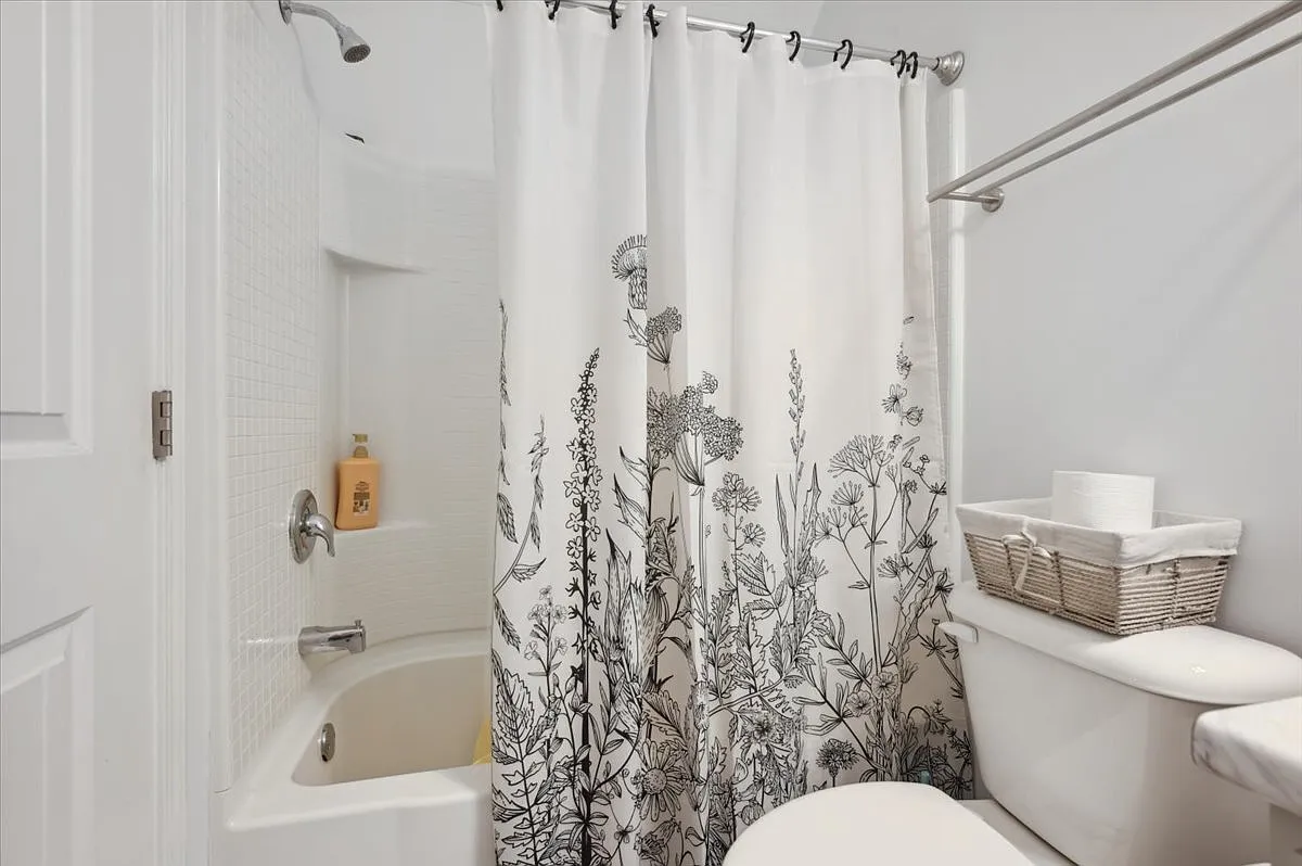58 Summerhill Drive NE - 1 — Photo 4