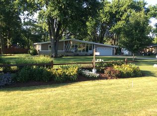 74 Riverview Ct, Oswego, IL 60543