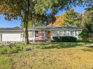 4773 Bonneville Dr NE, Grand Rapids, MI 49525