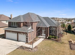 5 Auburn Ct, Lemont, IL 60439