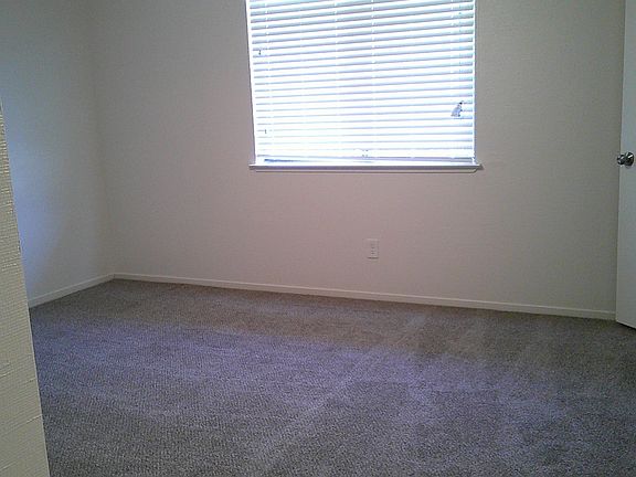 5th image of 5053 N Roosevelt Ave APT 202