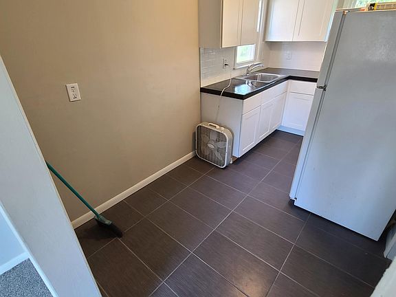 4th image of 7061 Yacht Ave