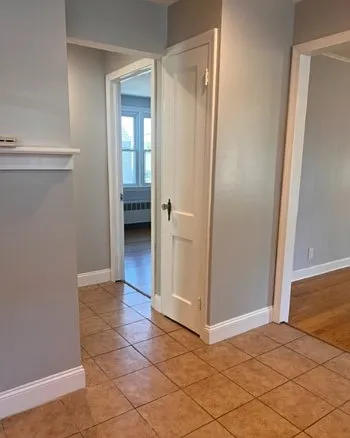 2 bed, 1100 sqft, $2,200 — Photo 2
