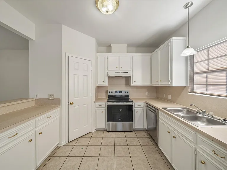 5502 Finch St #B — Photo 9