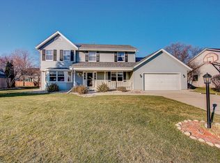 4065 S Avon Dr, New Berlin, WI