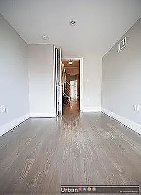 5th image of 248 Jefferson Ave #1
