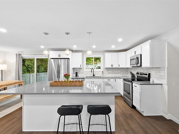 4th image of 36 Elm Hill Way