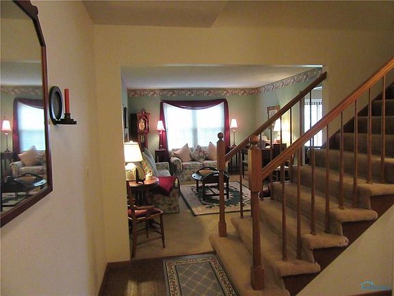 4th image of 900 E Boundary St
