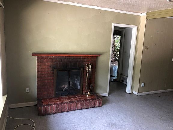 4th image of 226 Buck Dr NE