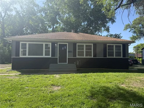 804 Preston Ln, Cahokia, IL 62206