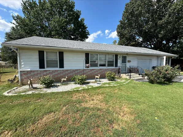 909 S Spring Park Blvd, Mount Vernon, MO 65712
