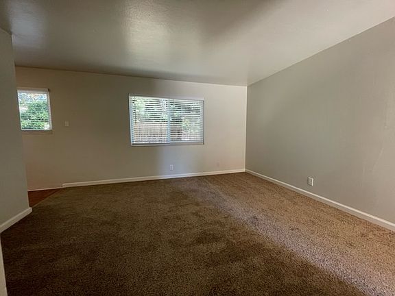 2nd image of 655 Mariposa Ave #7