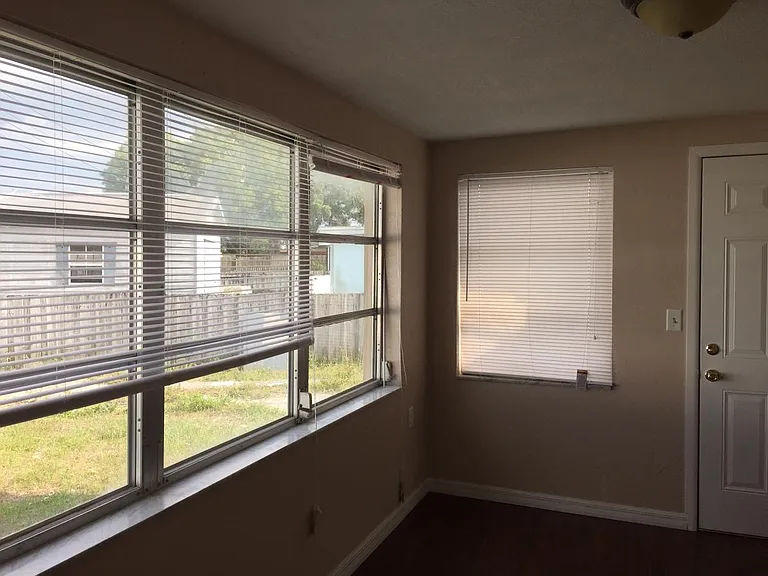 5204 Forest Hills Dr — Photo 24
