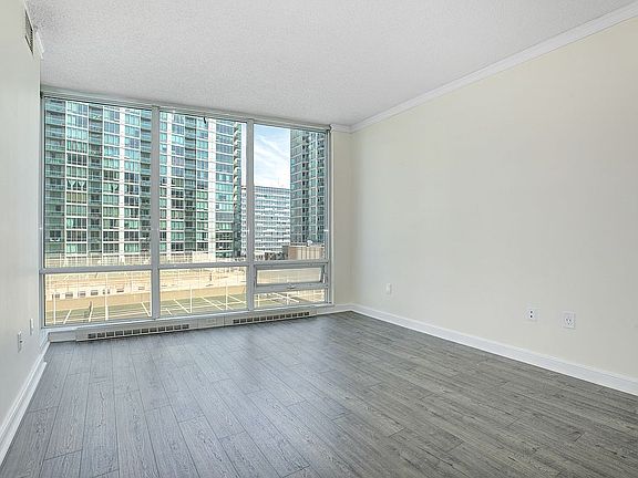 4th image of 20 Newport Pkwy APT 1111