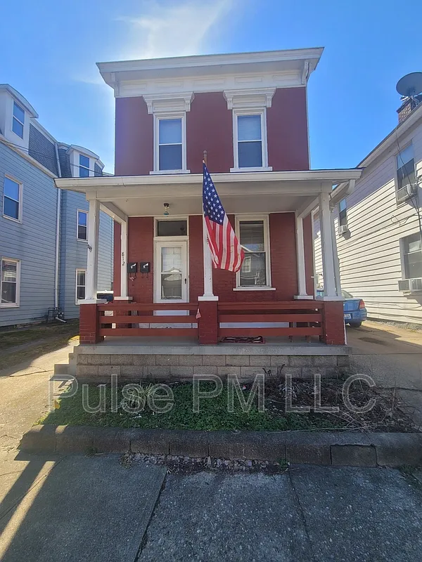 2 bed, 1.0 bath, 750 sqft, $1,350 — Photo 1