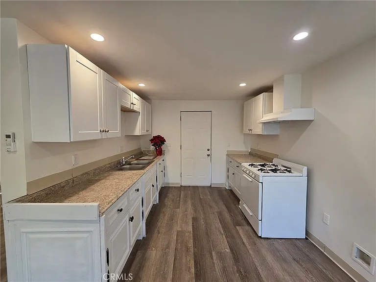6911 Baird Ave #1/2 — Photo 12
