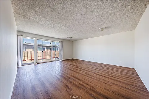 810 E Grand Ave Photo 1