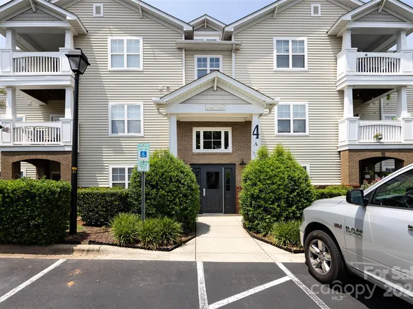 17123 Doe Valley Ct, Cornelius, NC 28031