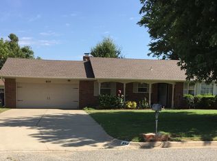814 SW 25th St, El Reno, OK 73036