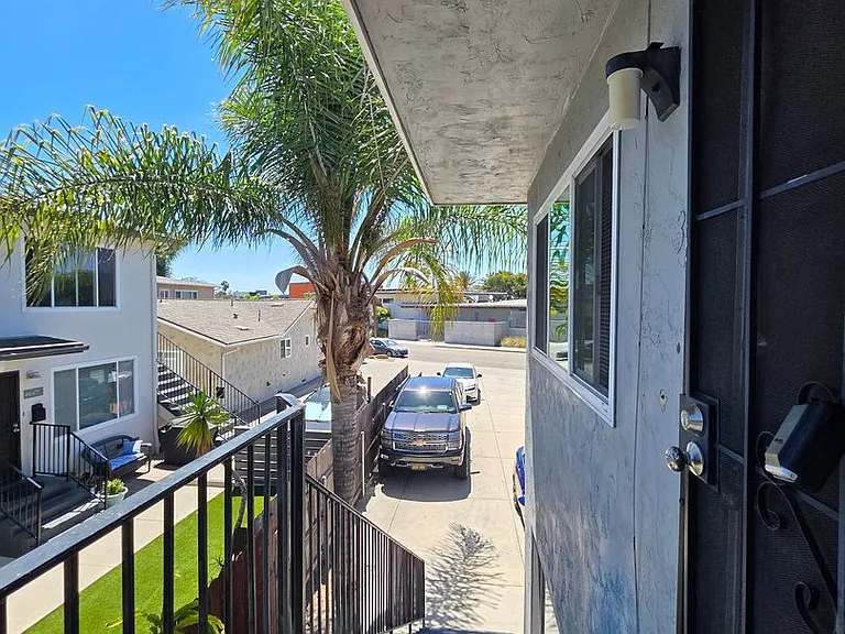35th Street — Photo 9
