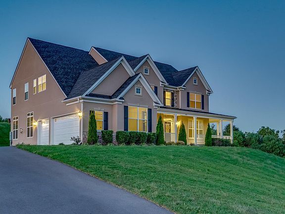 2nd image of 208 Saint Andrews Ct