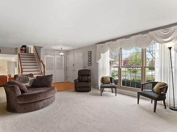 2nd image of 918 N Sanborn Dr