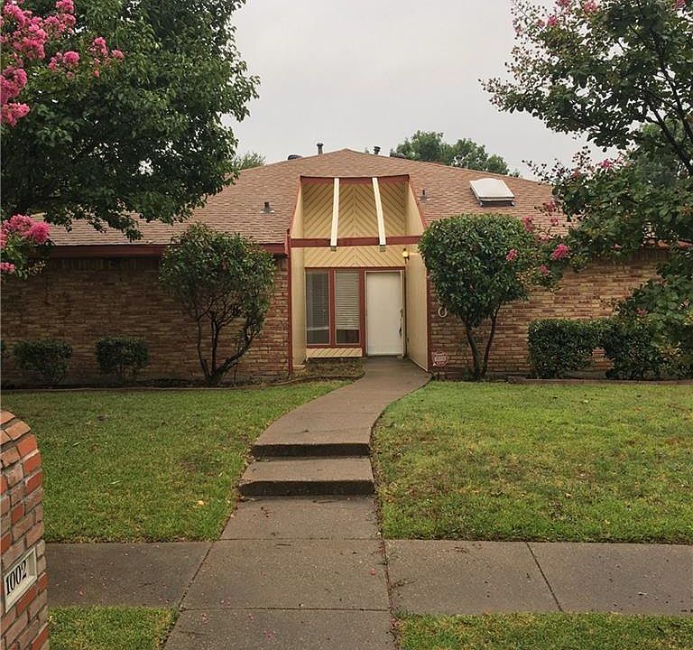 1st image of 1002 Rosewood Pl