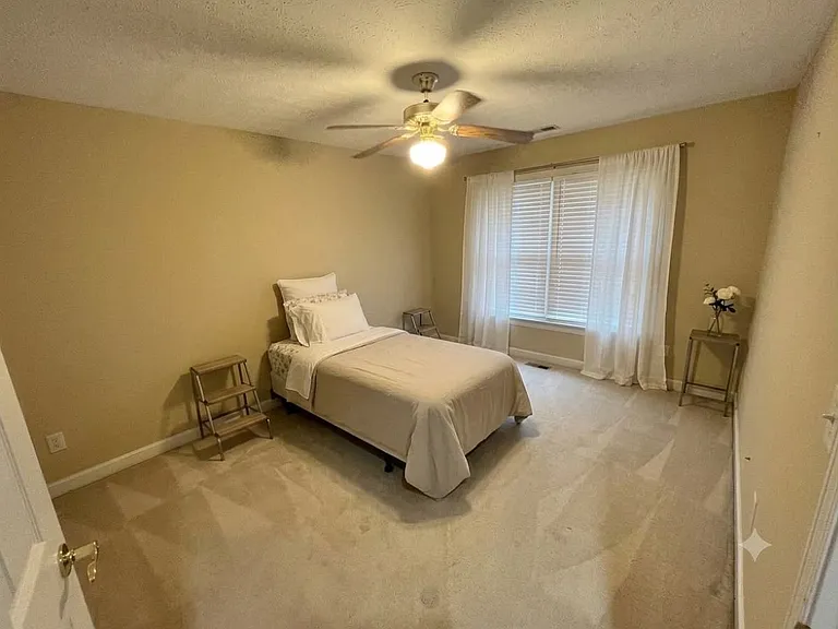 305 Fairway Ln — Photo 16