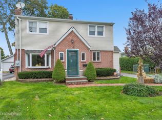 12 Floral Ave, Bethpage, NY 11714