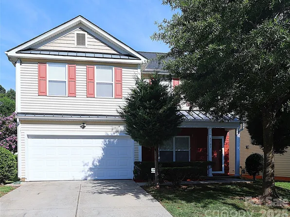 8703 Earthenware Dr, Charlotte, NC 28269