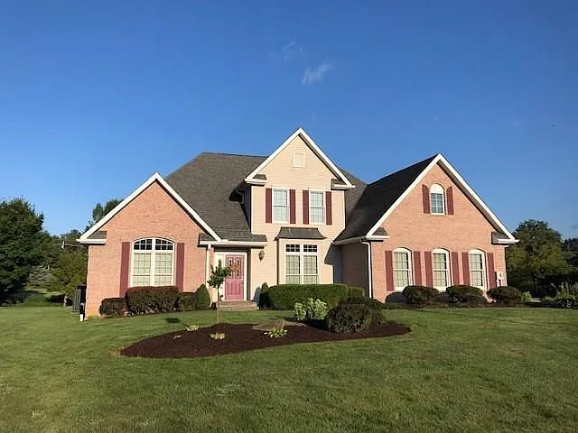 105 Saddlebrook Cir photo 1