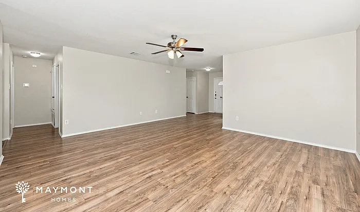 3 bed, 2.0 bath, 1631 sqft, $1,970 — Photo 3